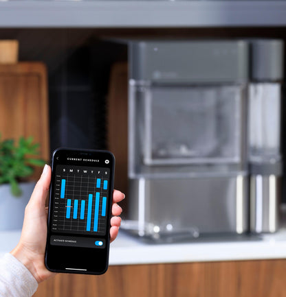 Machine à glaçons en pépites GE Profile™ Opal™ 2.0 avec réservoir latéral XPIO13BCBT