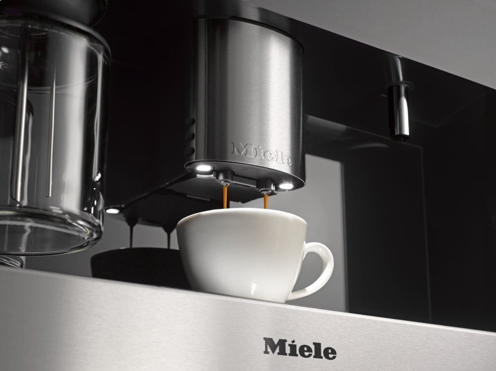 Machine à café encastrable Miele CVA6401SS avec système de moussage à grains et fonction Onetouch pour deux préparations. Pour un café parfait.