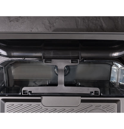 Machine à expresso semi-automatique GE Profile™ P7CESAS6RBB avec mousseur à lait