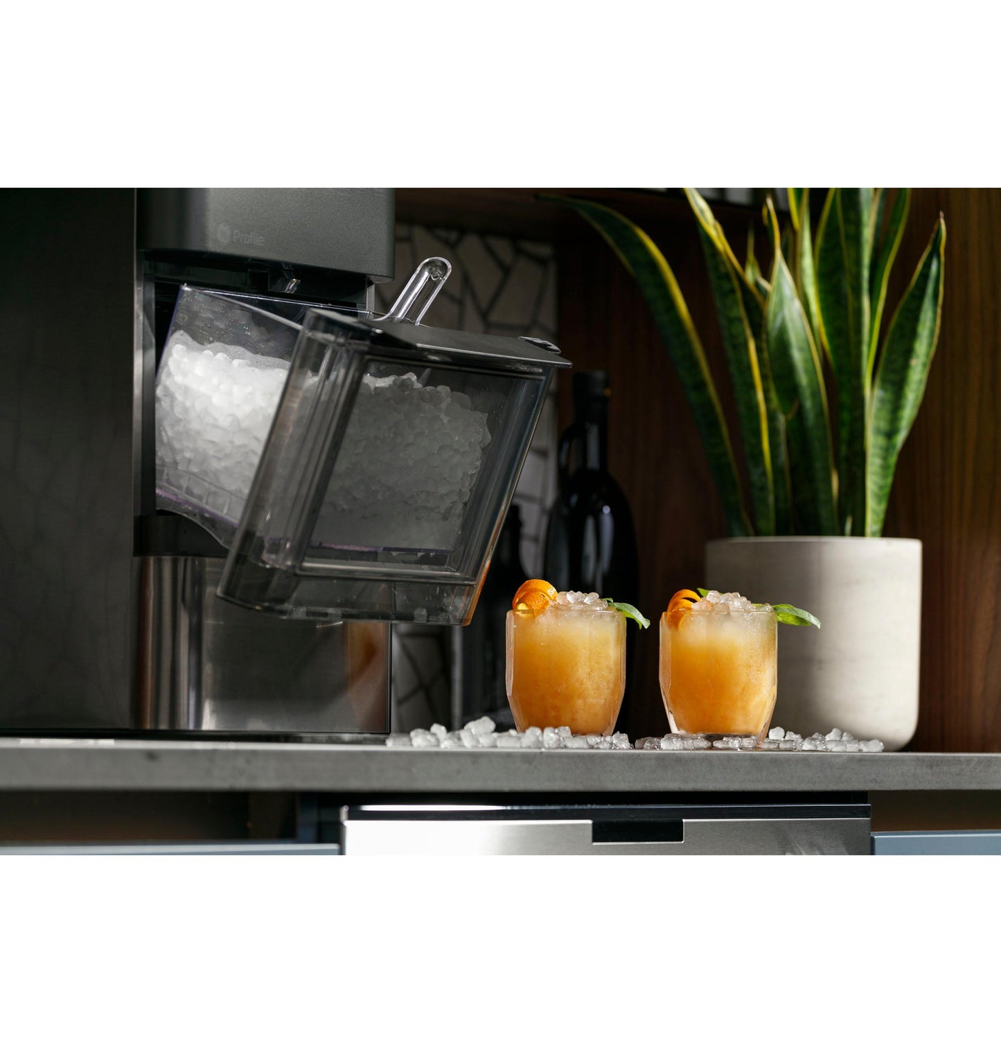 Machine à glaçons en pépites GE Profile™ Opal™ 2.0 XPIO23BCBT