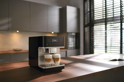 Miele CM6360OBCS Cm 6360 Milkperfection Noir Obsidien.Cs - Machine à café de comptoir avec connexion Wifi, réservoir à lait de haute qualité et de nombreux cafés de spécialité.