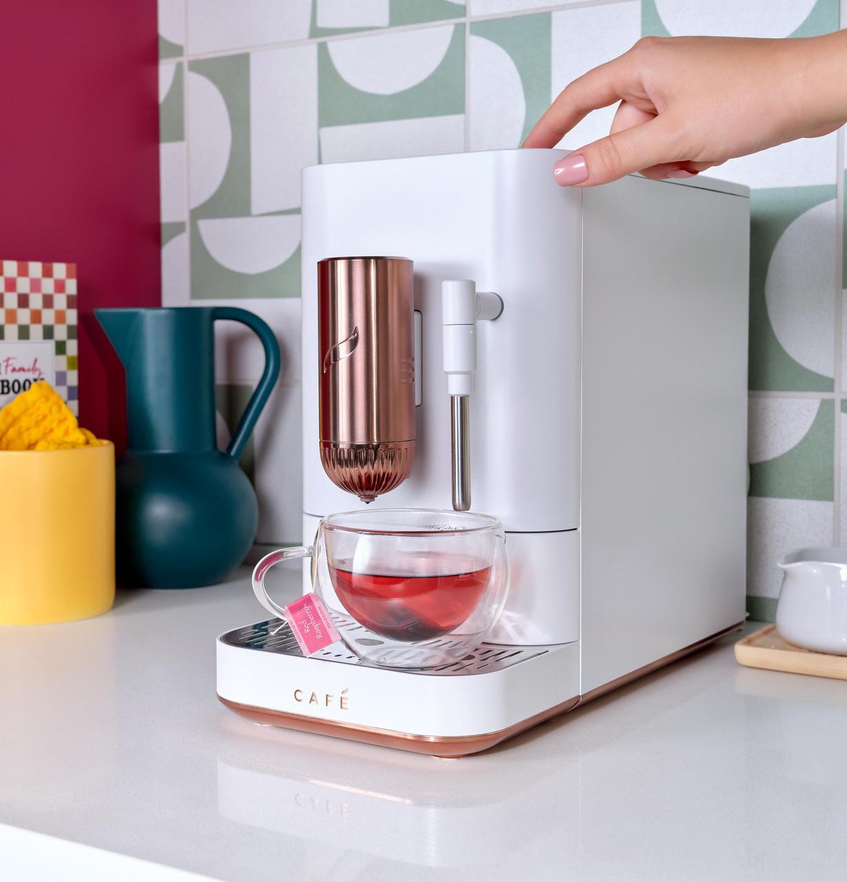 Machine à expresso automatique Café™ Affetto C7CEBBS4RW3 avec mousseur à lait